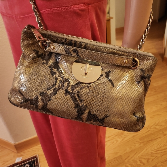 DKNY Beige Gold Snake Print Convertible Shoulder/ Crossbody Bag With Chain Strap - Picture 6 of 16